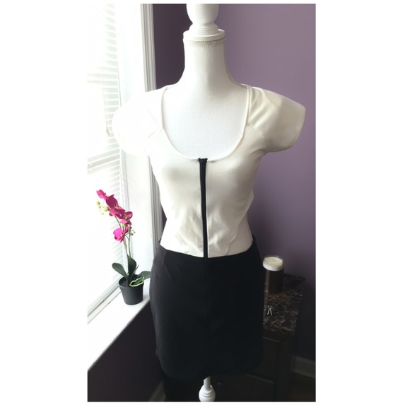 Dresses & Skirts - Black & white cutout dress