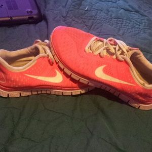 Very preloved nike shoes!