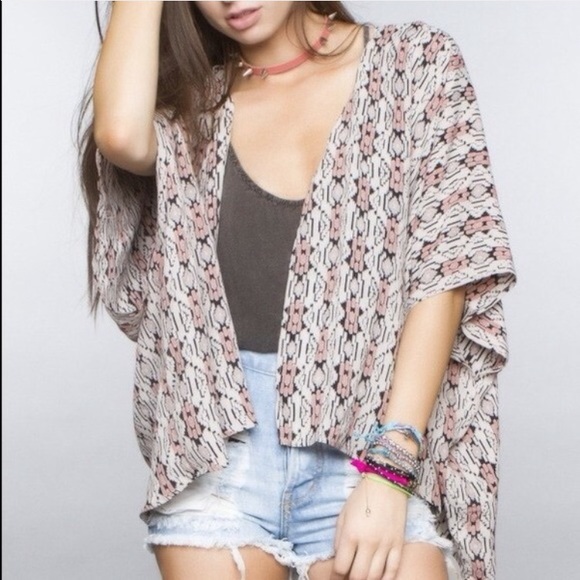 Brandy Melville Alexis Aztec Kimono! 🚨ON SALE🚨