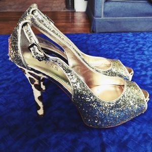 LAST CHANCE! GUESS glitter slingbacks