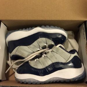 Jordan's retro 11's low size 5c