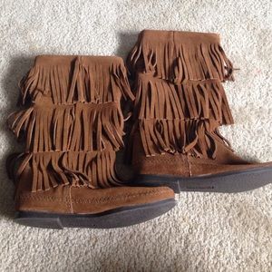 Minnetonka women's calf hi 3 layer fringe boots