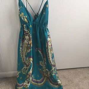 Floral patterned flowy dress