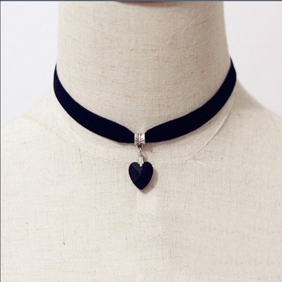 Velvet choker
