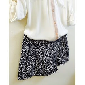 [SOLD] Express Aztec Shorts.