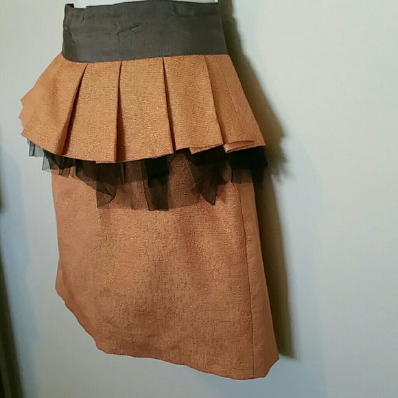 Gorgeous Peplum Tuelle skirt - Picture 1 of 3