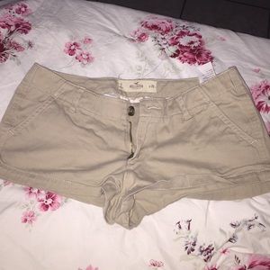 hollister khaki shorts
