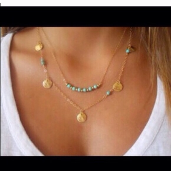 Jewelry - Gold coin necklace