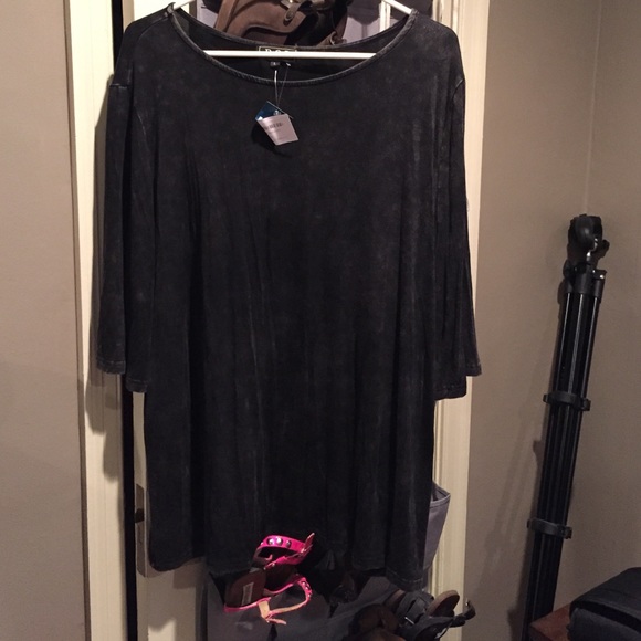 Black Flowy Top - Picture 1 of 4