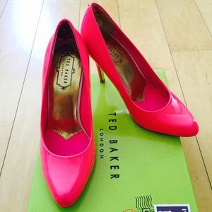 Ted Baker Pump