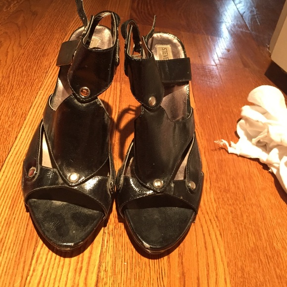 Steve Madden black patent pumps 8