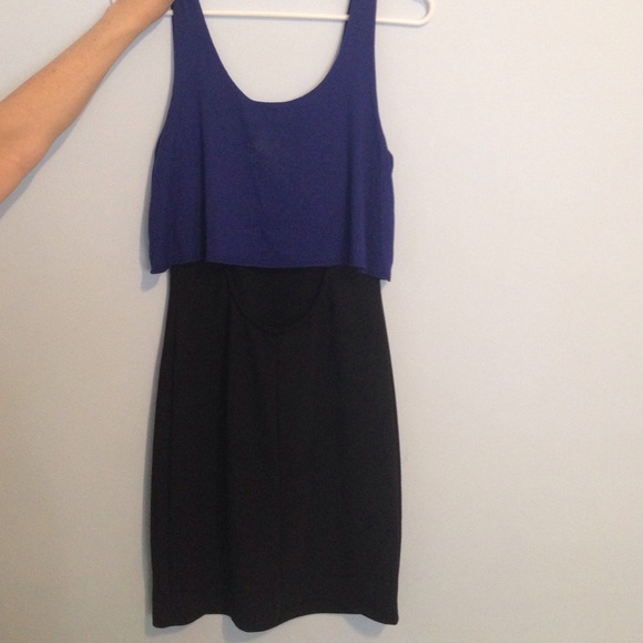 Nwt Aqua dress with key hole back - Picture 2 of 3