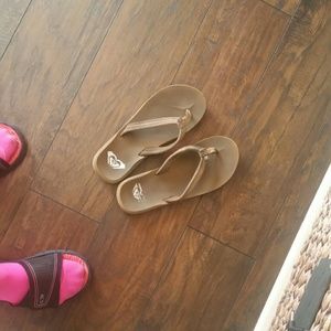 Roxy sandals