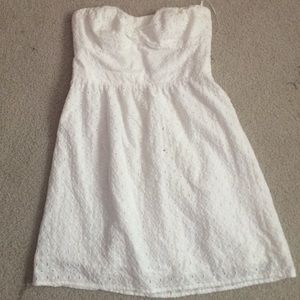 White, lace dress
