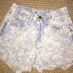 Levi high waisted shorts