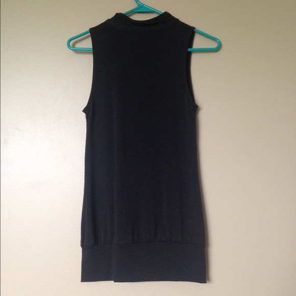 NWOT Black Sleeveless V-neck Tunic - Picture 2 of 5