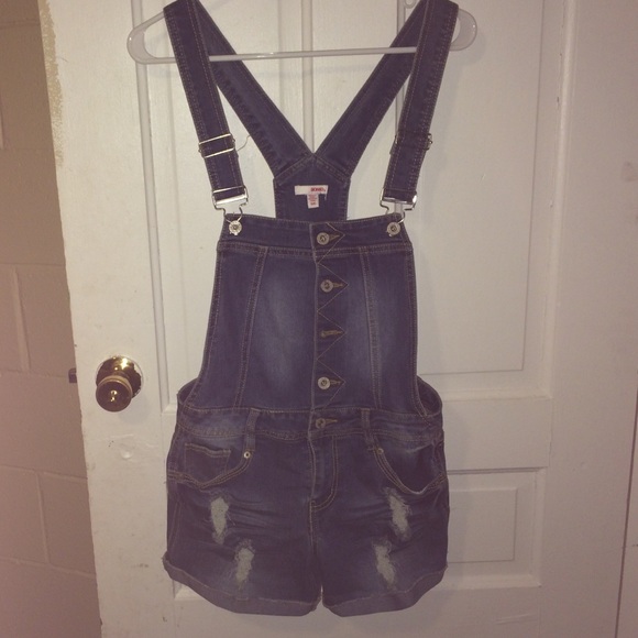 Cute overalls! With some cuts in the shorts
