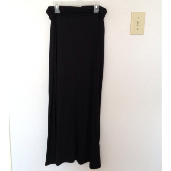 ⚫️Black Maxi Skirt⚫️