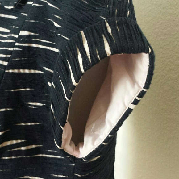🎉HP 12/2🎉Cropped Navy Blue and  pink  jacket - Picture 2 of 4