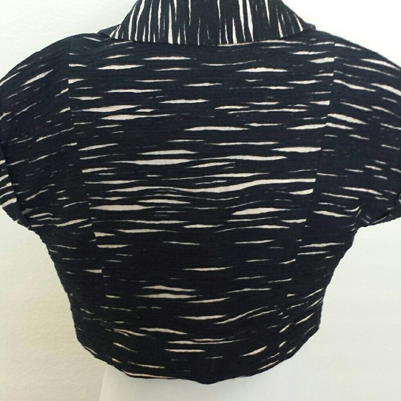 🎉HP 12/2🎉Cropped Navy Blue and  pink  jacket - Picture 3 of 4
