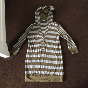 Gray and brown/green striped splendid top