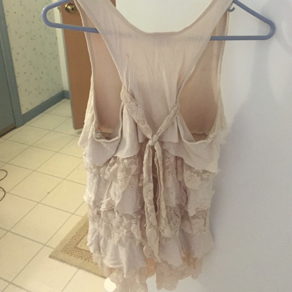 Light pink ruffle shirt - Picture 2 of 3