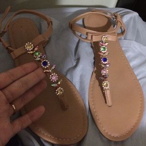 Like new sandals with jewels