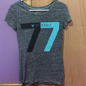 An American Eagle tee