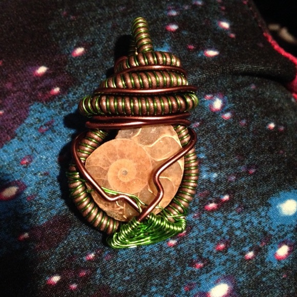 Gorgeous hand made wire wrap necklaces gem crystal - Picture 4 of 4