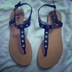 Guess thong sandals -- NWOT never worn