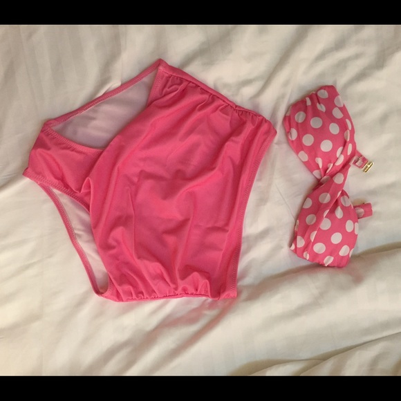 NWOT pink highwaisted bikini missing strap