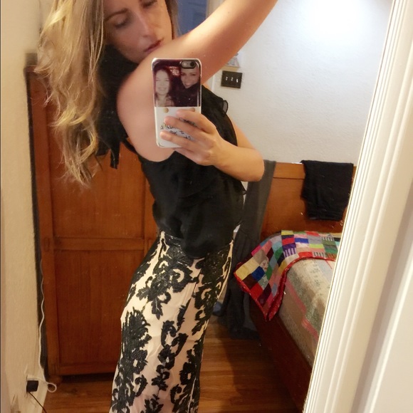 Gorgeous black ruffle shirt - Picture 4 of 4