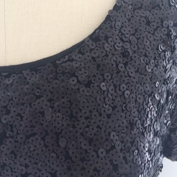 Black sequined top - Picture 2 of 4