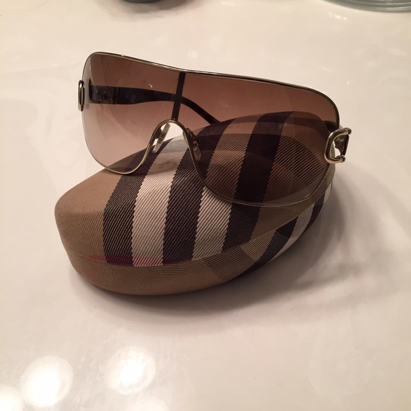 100% Authentic BURBERRY tortoise shell sunglasses