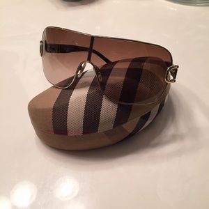 100% Authentic BURBERRY tortoise shell sunglasses