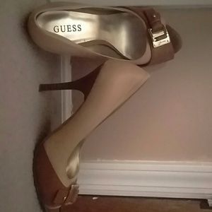 Guess peep toe peach tan shoes