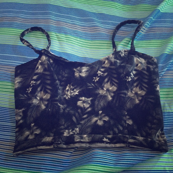 Hollister Crop top black floral print