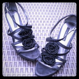 Bandolino black strap heels