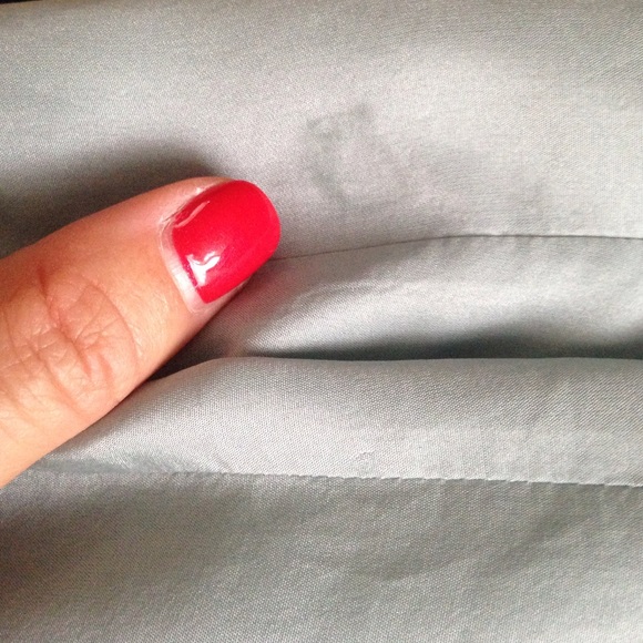 Cute BCBGMAXAZRIA SILK TOP! - Picture 4 of 4