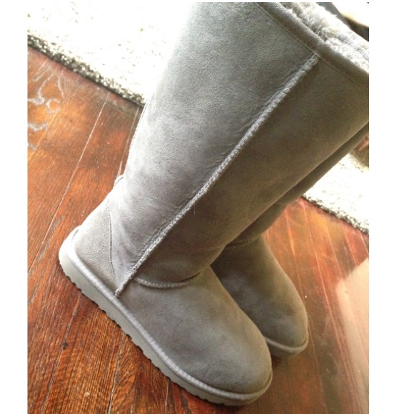 👢Brand new Classic tall grey UGGs👢