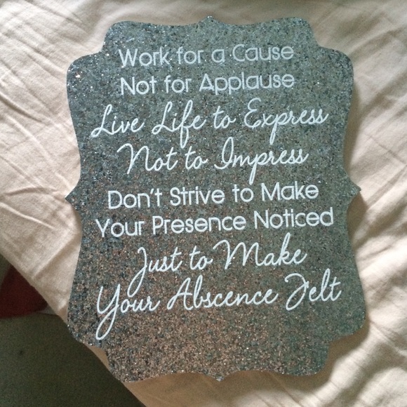 Package motivational decor