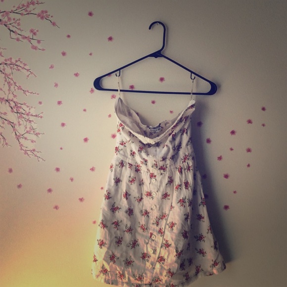 Floral strapless dress