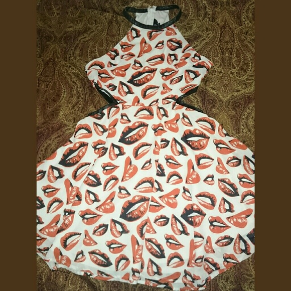 Lip pattern dress - Picture 1 of 1