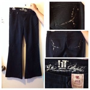 Size 29 regular(Sz 8) Black flared "It jeans"