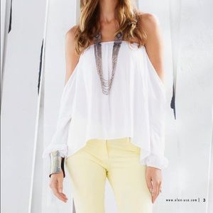 Shoulder less top