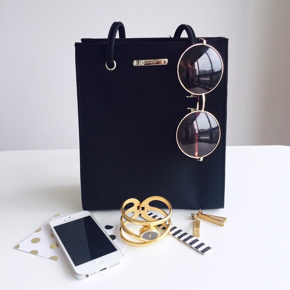 [SOLD] Black Shoulder Bag - Picture 3 of 4