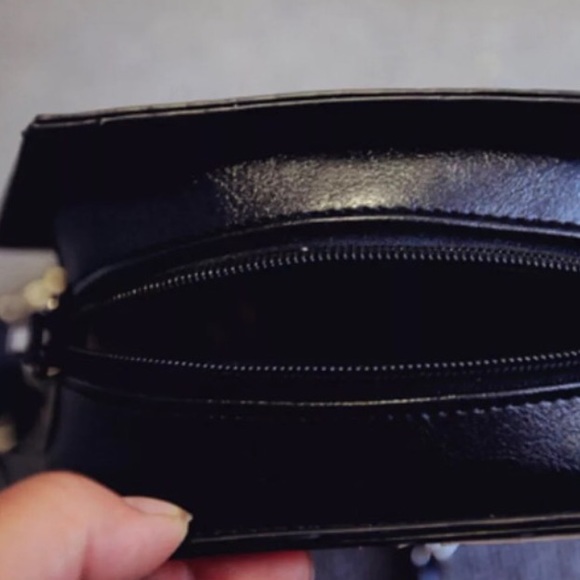 diamond cross body last one! - Picture 3 of 3