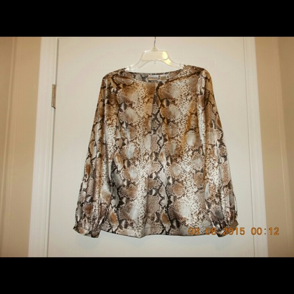 NWOT Chicos snake print top. MAKE OFFER