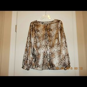 NWOT Chicos snake print top. MAKE OFFER