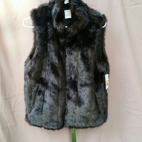 Gallery Outerwear - Faux Fur Vest